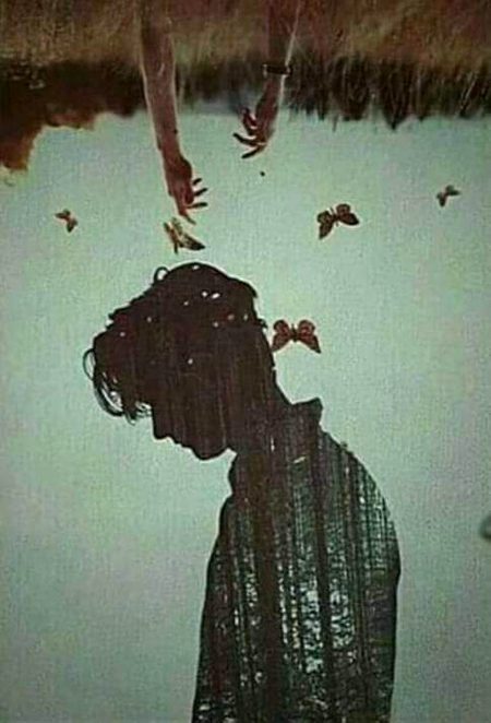 ہمیں نصیب کے چکر میں ڈال کر اس نے
کسی کے بخت سنوارے ہیں اپنے ہاتھوں سے!
💔Syed Zada🔥