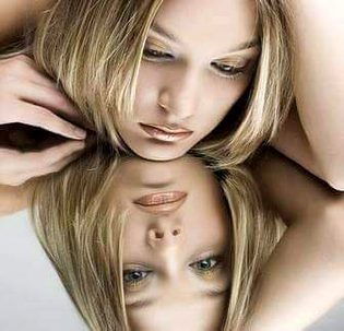 میں بھیک دے کے بھکاری سے بددعا لوں گا
کہ مجھ کو عین جوانی میں موت آ جائے 💔