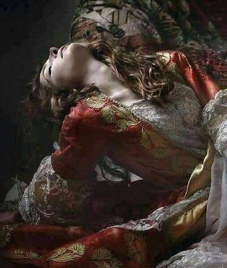 فراز ظلم ہے کچھ اتنی خود اعتمادی بھی... 
کہ رات بھی تھی اندھیری، چراغ بھی نہ لیا
