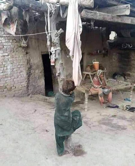 Jb jb hokmraan badly hain main ne aksar gareeb ko be bs daikha hain 😭😢😭😢😭😢