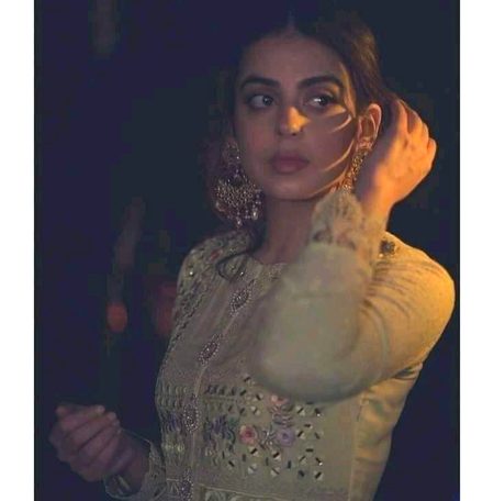 بس محبت کا حسن ہوتا ہے ، جسم تو ایک جیسے ہی ہوتے ہیں 🥀🖤