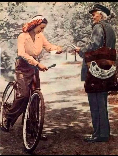 آ تو جاؤں مگر تمہارے خط____
اہل کوفہ سے ملتے جلتے ہیں⁦"___