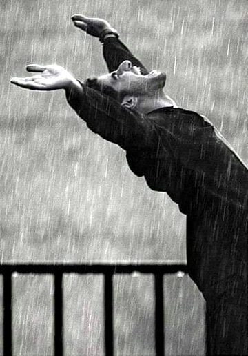 اے خدا تھک رہا ہے دل میرا
اب اور کتنی ازماٸشیں باکی ہیں
😔😭😭😭