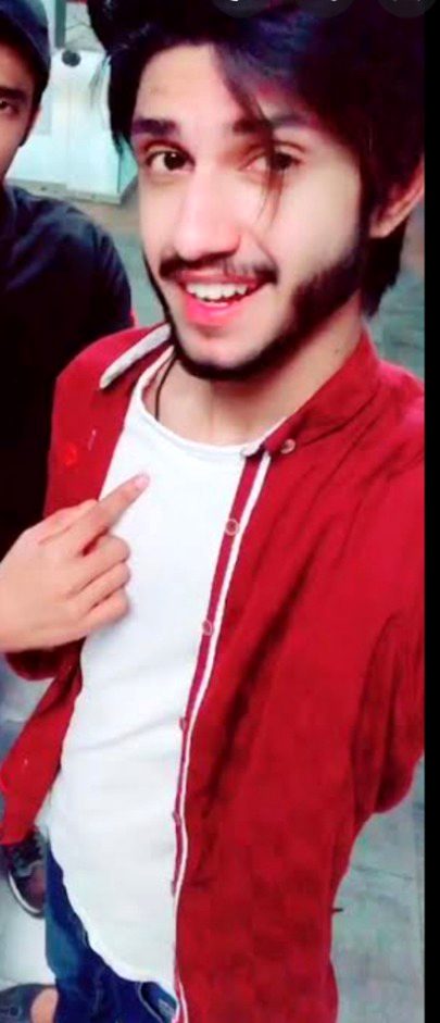 Arty heeyyy red uffff😍😘😎killar smile😘
