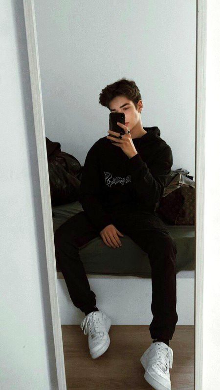 شاید آپ بہتر کی تلاش میں ہیں
میری جان ہم تو اچھے بھی نہیں🥀