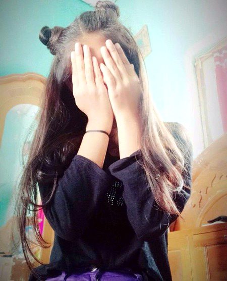 رہتی ہوں اپنی ہی ذات میں مگن میرے خیالوں کی دنیا اس قدر دلفریب ہے 👑🔥
Um e Hania -