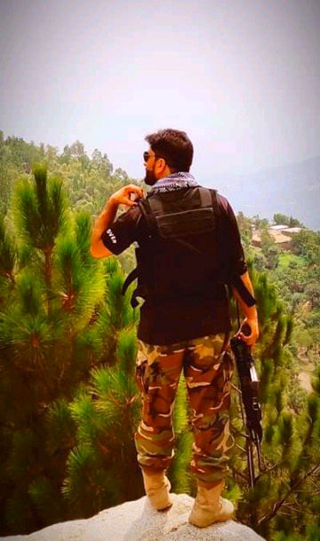 Log jalty  Hy yaar q ki humari andaz Hy kuch eshy Hy ☺️☺️