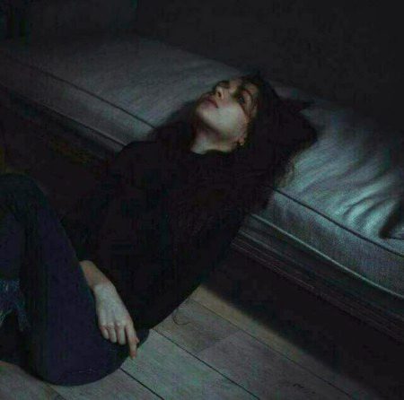 اس کے رویوں نے مجھے
اسکے بغیر جینا سکھا دیا🖤