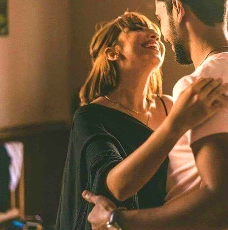 ایسی الجھی نظر ان سے ہٹتی نہیں ❤️✨