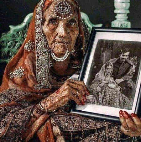 محسن ہمارے ساتھ بڑا حادثہ ہوا
ہم رہ گئـے ہمـــارا زمانہ چـــلا گیا