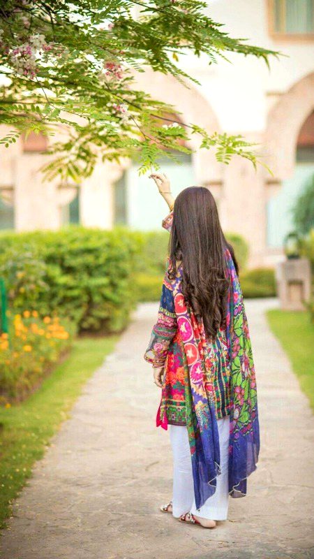 Wese Hee Tumhe Veham Hai, Aflak Nashee’n Hain,
Tum Log Barey Log Ho, Hum Khak Nashee’n Hain .k1