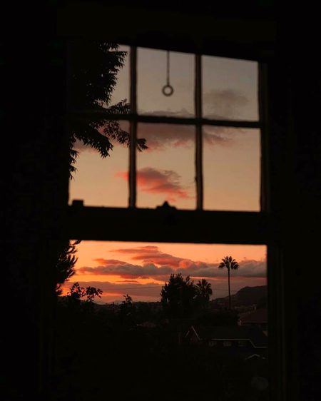 لوگ خوش مزاج کہتے ہیں مجھے"
میں نے خود کو اکثر اداس پایا