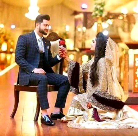 ناراض ہو کر بھی ناراض نہیں رہتے
ایسا "عشق"کرتے ہیں ہم تم سے