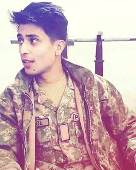 ھائے یہ تِل 🙈
WALLAH 💜