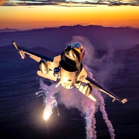 چٹانوں کی دھمکی مجھے مت دینا صاحب🔥
میں عقاب ہوں اور شکار میرا روز کا کام ہے✊✌