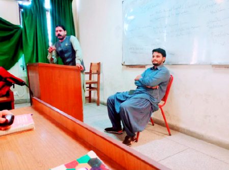 وقت تھا گزر گیا✌۔۔۔۔۔وعدہ تھا ٹوٹ گیا۔۔۔👊
دل تھا پگھل گیا👎۔۔۔۔۔۔انسان تھا بدل گیا۔۔۔😥