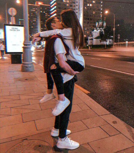 on the Road kiss 😍😍😜