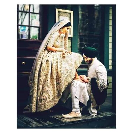 💞دنیا کے سامنے اکڑ کر چلنے والا لڑکا،
جھک کر تمہاری پایل باندھے تو وہ عشق ہے۔ 💓..✌🏻✌🏻