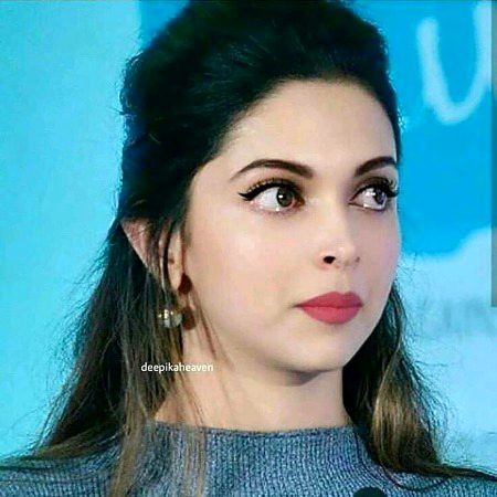 انھوں نے گفتگو کیا کر لی ہم سے
ہائے دھڑکنوں نے تو ادھم ہی مچا دیا