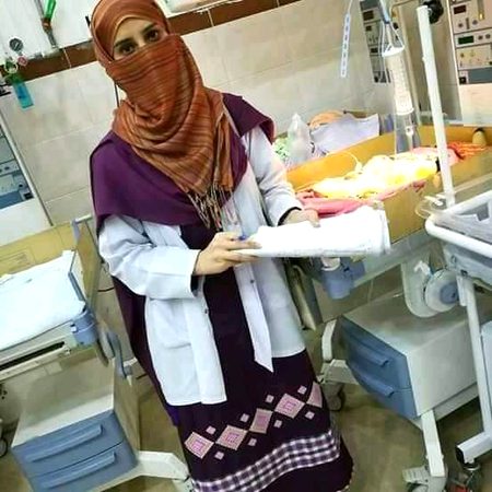 ممکن نہیں علاج تمہارا 
عشق ہے تمہیں کینسر نہیں