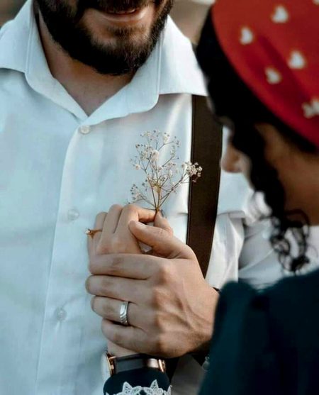 عشق ایک کھیل ہے شطرنج سے ملتا جلتا مات ہو سکتی ہے, گر ذہن میں چال آ جائے...!!! :)