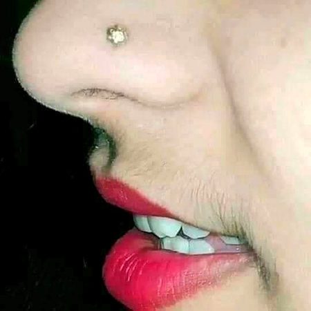 بابا جی فرماتے ہیں

 کہ اپنیGF😳 کو اتنا بھی قریب سے مت دیکھو

 کہ اس کی مونچھیں نظر آجائیں🙈😛