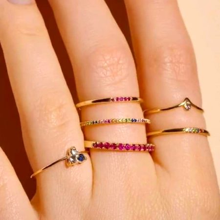 یہ بات الگ ہے کہ وہ آج اپنوں میں خوش  ہے. یہ بات بھی سچ ہے کہ کبھی  ہم بھی  ان کے اپنے  تھے