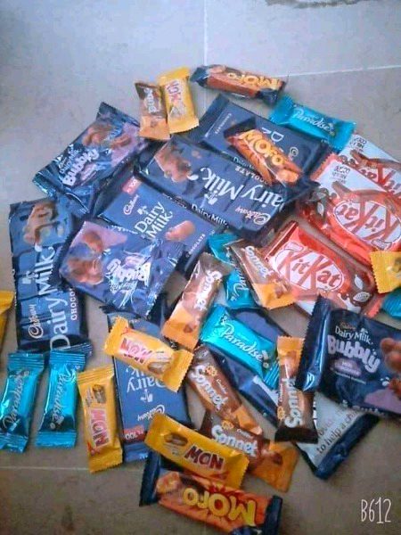 Ks ks ko chocolate passand hai or kn se wali passand hai