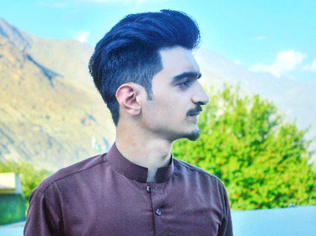 🖤🔥۔۔//

تیری ___!!
یاد کانچ کے ٹکڑے،میرا عشق ننگے پاؤں 💯