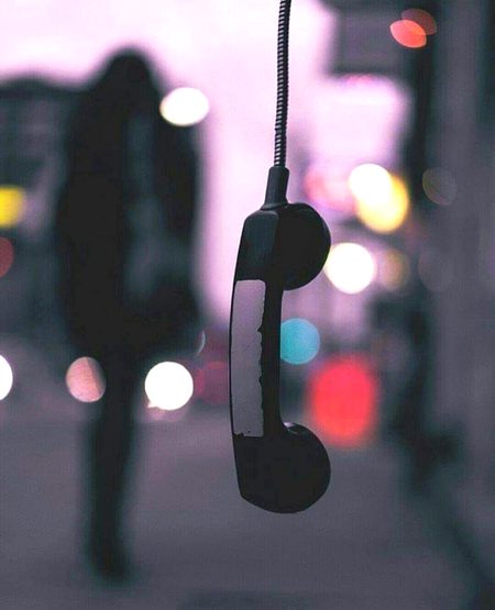 اپنی آواز کی خیرات نہیں کی اُس نے
مَیں نے چاہا بھی مگر بات نہیں کی اُس نے.