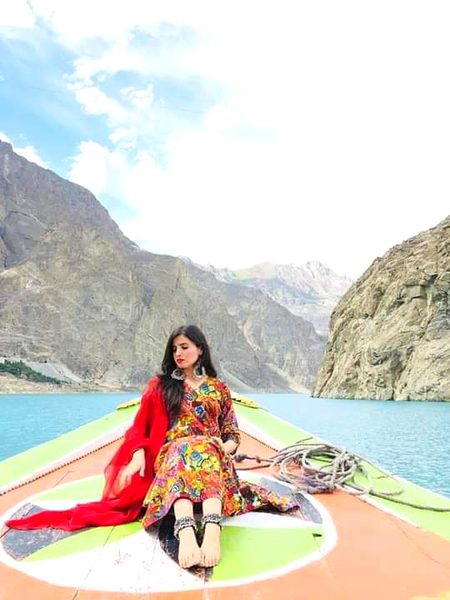 Beautiful lake gilgit baltistan😍