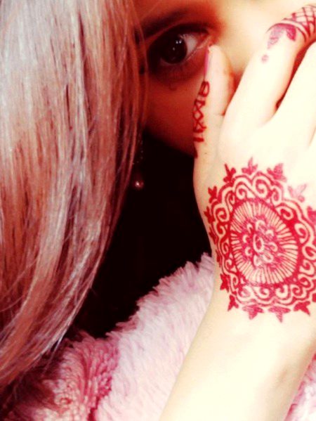 زمانے سے اُلجھنا بھی اچھا نہیں مگر❤
❤یہاں حد سے زیادہ بھی شرافت مار دیتی ھے❤.d5