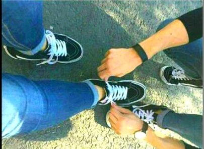 وہ جوکڑروں میں ایک ھےنہ.n1___وہ میں خودہی ہوں.m1ہ