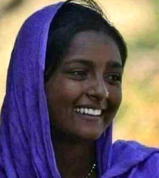 Kali bol k hnsny ...zra ye tu bta..mera mzaq uraty ho ya mjhy bnany Waly kaπ