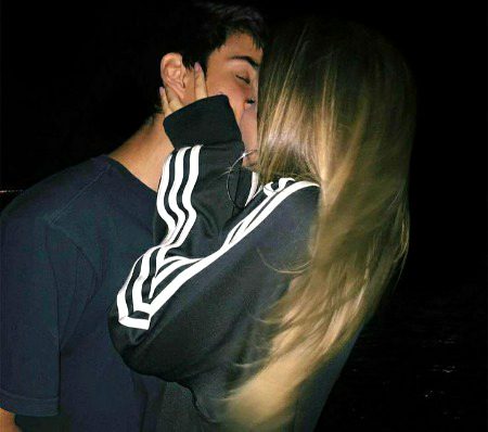 If yOu'rE mInE yOu'rE mInE  
I dOn'T lIkE sHaRiNg 😏