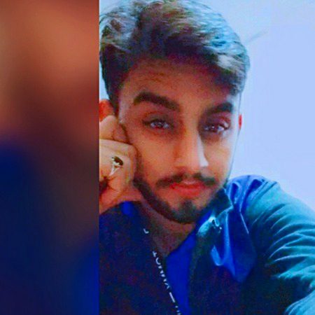 Tmhari tasweer k sahary mosam mai guzary 😣Mosami na samjo pr ishq ko hamary 🙏😔