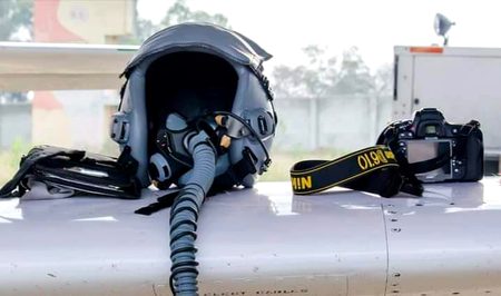 رنگ سارے سج جاتے ہیں 😍☺️😉
هم اٸیر فورس کى لڑکیاں بڑى دلکش ہوتى ہیں😜😘