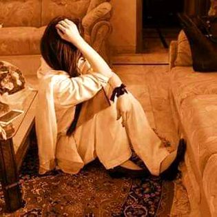 Hum ko smjny k lia...
Dil istimal kro.....
Dimagh lagao gy....
 tu hang ho jawogy😏