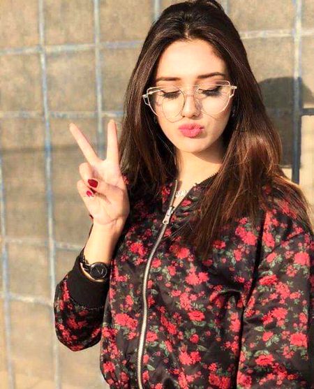 Lgta he mehfil me uthrna pary ga dubara 😒😒
Kuch log bhool gye he ❤️
Andaz hmara 😙😎