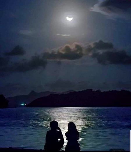 تیرے آنے سے بھی سج سکتا ہے گھر کا آنگن۔۔۔۔
یہ ضروری تو نہیں, چاند اتارا جائے,,

❣️