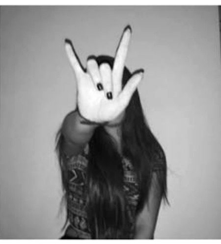 Udass shehir ki udas Shahdadi hu main🍂🍁🔗🖇