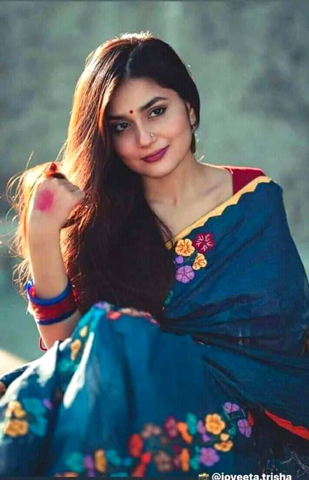 پارساؤں نے ہی بنایا ہے گنہگار مجھے، 
اب کوئی گنہگار ملے کہ پارسا ہو جاؤں میں