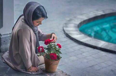 Ham mohabat ki tableegh krte hen or nafraten takseem krte hen.