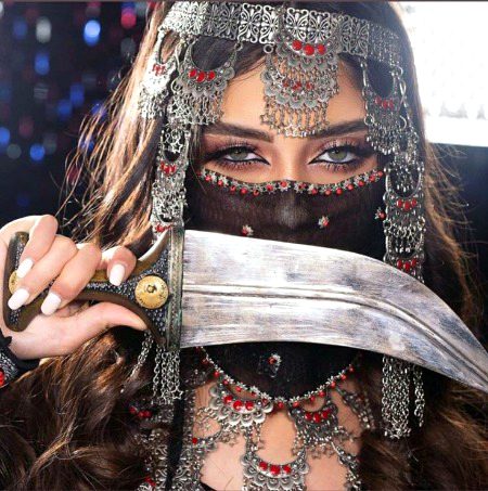 ذرا بد لحاظ سے ہیں🖤✌ ....🤘کم ہی کسی کو راس آتے ہیں🤫