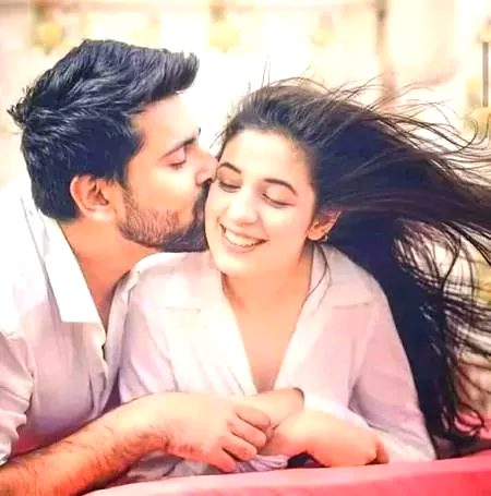 دوریاں تو فقط ، هوش کا تقاضہ هیں ! 😘😍میرے خیال کی دنیا میں میرے پاس هو... 
تم!💕💕💕