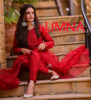 Nice dress and Amazing Pakistani Actress Sumbul Iqbal