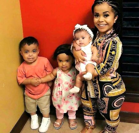 Every mother is beautiful...❣💖💞
Yes ... she is a beautiful mother ... her limitations do not make her weak ... taking care of 3 children is not easy ... you are a great mother with all your abilities ...💓💓!!