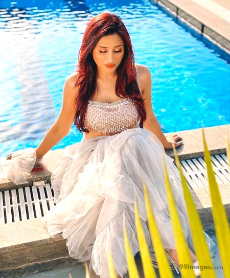MAHIRA SHARMA