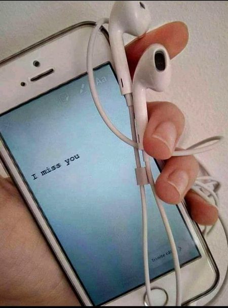 میرا بہت دل چاہتا ہے کہ
ایک پل کیلئے ہی سہی💯
میں ہر رات سونے سے پہلے
تمہاری آواز سنو⁦❤️⁩