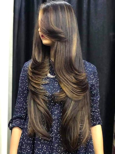 نخرے اور خرچے میں اٹھا لونگا.
 لڑکی ایسےبالوں والی ہو.🙈😕